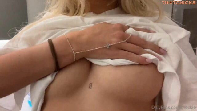 Breckie Hill Nude T-Shirt Nipple Slip OnlyFans Video Leaked