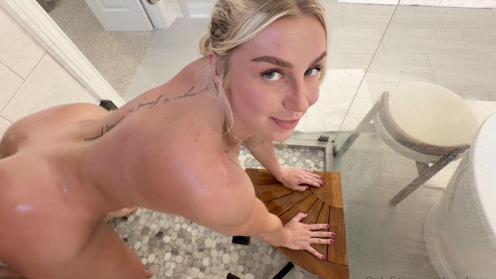 Madison Skyy Gets Banged And Receives A Cumshot In The Bathroom