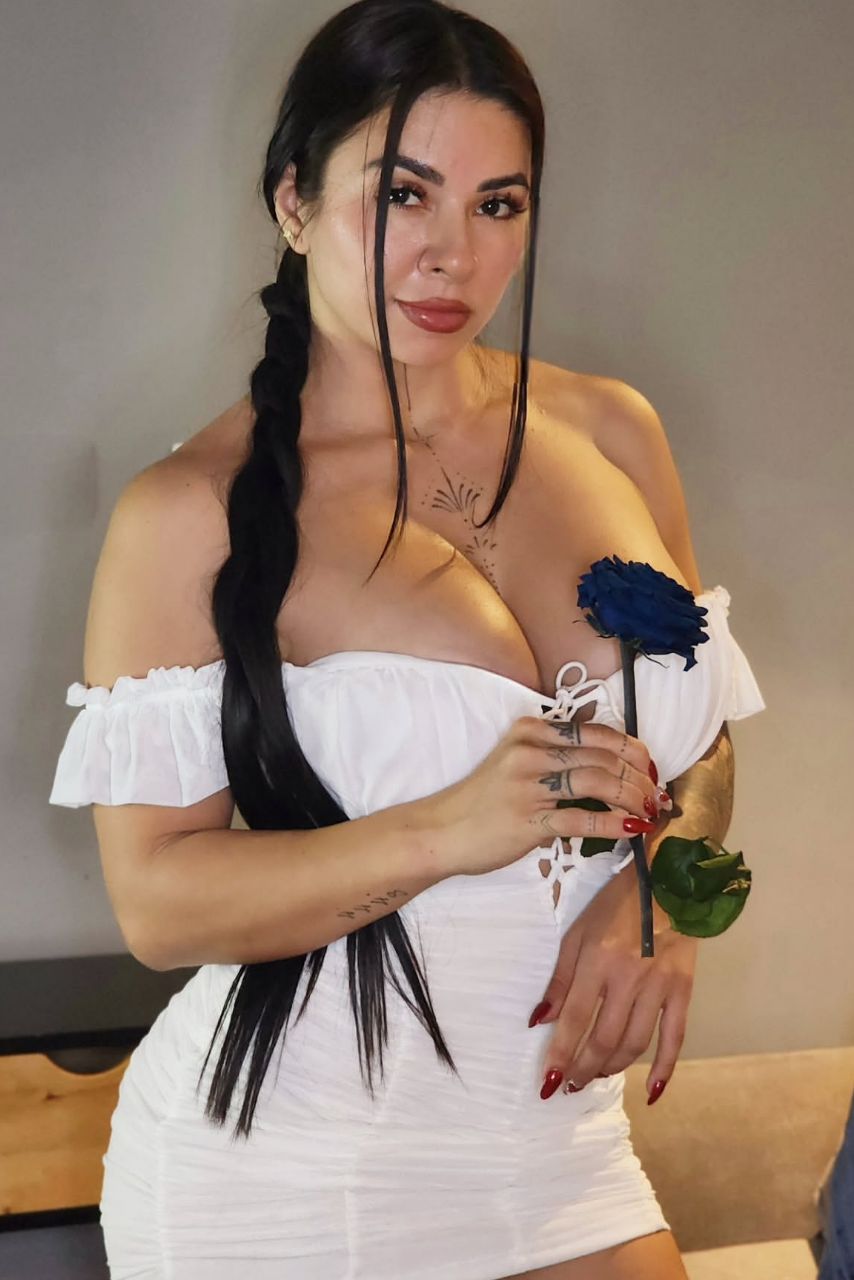 Silvana Lee