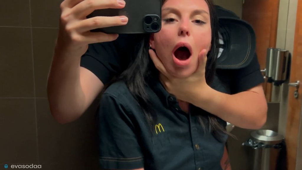Eva Soda Mcdonald’s Girl Fucked In Restroom Over Spilled Fanta Onlyfans Video Leaked